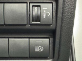 オートマチックハイビームとは、先行車や対向車のライトを認識し、ハイビームとロービームを自動で切り替える機能です。夜道の視界を確保します。詳細は販売店スタッフまでおたずねください。