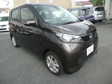 2台前を走る車両を検知し注意を喚起してくれるインテリジェントFCW(前方衝突予測警報)とエマージェンシーブレーキ付きです!カメラで車両や歩行者を認識し衝突を回避、又は被害を軽減してくれます。