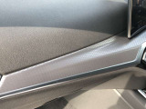 車両の詳細、ご質問につきましては、営業スタッフまでお気軽にご連絡下さいませ。遠方のお客様には実車の詳細動画送信も承ります。お問合せをお待ち致しております。