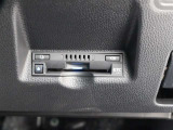 ETC車載器は、ビルトインタイプですっきり収納され、見た目も使い勝手も満足のアイテムです。