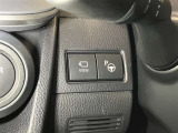 映像で見づらい車両周辺の確認をアシスト。クルマを真上から見ているような映像を表示。 運転席から確認しにくい車両周囲の状況を把握。