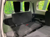 床下収納式のサードシートです。座席部分をコンパクトに収納でき、広大な荷室スペースとしてお使いいただけます!乗車人数や荷物の量など利用シーンに合わせて3列目を有効活用でき、とっても便利♪