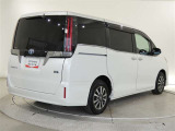 両側パワースライドドア付きだから、狭い駐車スペースなどでの 乗り降りラクラク!小さなお子さまのいるご家庭には嬉しい装備。