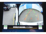 バックギアに入れるとバックカメラの映像がナビに映ります。障害物までの距離もわかりやすいです。