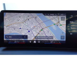 クルマの頭脳ともいえる、管理システム、iDrive。ナビだけではなく、オーディオ操作や車両情報の表示などをコントロールできます。便利さと安全性の向上にも繋がっています。