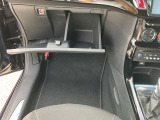 車検証ブック入りません!ドアポケットかトランクに積んでください。
