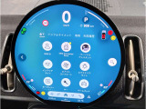 【メーターパネル】最も重要なスピード・メーターとタコ・メーターとを共に同じ位置に最大限の大きさで配置。ドライビング中のドライバーの視線を可能な限り逸らす事無く安心安全なドライビングをしてもらう拘りです