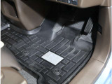 ホンダ純正のラバーマット付き 泥だらけの靴だってちゃらーっへっちゃら♪