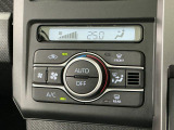 【オートエアコン】AUTOボタンを押してお好みの温度を設定!快適な室温でドライブをお楽しみいただけます♪