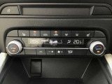 オートエアコン付き。左右それぞれで温度調節ができます!
