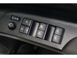 運転席はオート機能付のパワーウィンドウです!