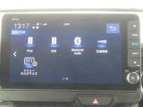 オペレーターへつなぐことが出来るホンダ純正コネクトナビゲーションが付いております。そのほかBluetoothオーディオ・ハンズフリー対応、基本性能もバッチリ。