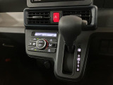 シフトレバーは扱いやすいインパネシフトです!オートエアコンも装備ですよ♪