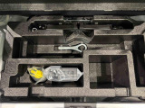 ラゲージの下にはジャッキや応急パンク修理セットが備わっています