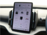 直感的な構成により、必要なときに運転の邪魔をすることなく、適切なサポート情報およびエンターテイメントを提供することができます。