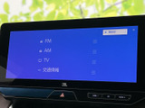 多彩なメディアに対応したオーディオシステム。お好みの音楽を高品質で楽しめます。充実したサウンドが、ドライブを盛り上げます。
