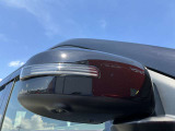 対向車からの視認性が良いウインカー付きドアミラーです。
