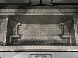 ラゲージの底には、大容量の収納ができる深底ラゲージアンダーボックス。小物のキャンプ道具の収納に大活躍!