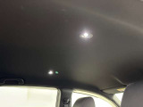 ドアを開けたら天井にLEDライトが室内を照らしてくれて、明るいですよ。