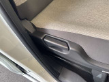 毎日過ごす運転席は要チェック。シートのへたり・擦れ、視界のイメージまで伝わる重要ポイント。