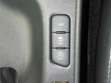 アイドリングストップ機能がついているので、停車時にエンジンを止めて燃料消費を抑えます。環境にもお財布に優しいですね♪