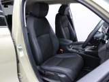 【運転席】Honda独自の設計思想に基づき、自然に手を伸ばした先に操作したいものがあるようレイアウトを追求 !