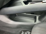 収納もバッチリ!小物が散乱しがちな車内もスッキリさせる事ができますね♪