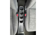 国家資格の自動車検査員も3名在籍しているので、受入/中間/完成検査と保安基準発行のすべてを自社で行います。 同時に10台作業できる広い工場で、プロの整備士が細部まで徹底的に整備します。