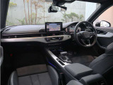 内装はシンプルに使い勝手を考え作られています。お車を運転する感覚をダイレクトに体感して頂けます。室内も広くロングドライブにも快適にお過ごしいただけます。