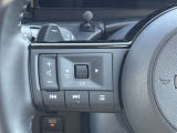 手元でナビの音量調整等が出来るのでナビの操作によるわき見運転を防止することが出来ます。