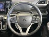 【純正革巻きステアリング】上質な革を使用することで、手にしっかり馴染みとても運転しやすいハンドルです♪