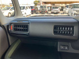 車内を快適に保つエアコン装備。ドライブには欠かせない装備ですね。