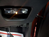 高速道路での移動をスムーズにするETCユニット。遠出や休日のお出かけ時に役立つ便利な装備です。