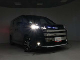 高輝度で点灯速度が速いLEDヘッドライト装備!LEDの明るい光が走行中の視界の確保をサポートして、夜のドライブがより楽しく安全に運転できます♪