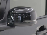 ◆ドアミラーウインカー◆ドアミラーにウインカーを装備しています。対向車に自身の進行方向を合図し安全に運転できます。
