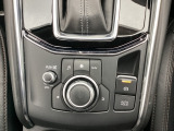 MRCC(マツダレーダークルーズコントロール)は先行車との車間を維持しながら追従走行を行い、長距離でのドライバー負担を軽減させてくれます。