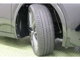 タイヤサイズ 195/50R19。