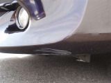 フロントバンパーにご覧のようなキズがございますので、現車でのご確認を宜しくお願いいたします。