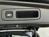【電動リアゲート】トランクスイッチや純正リモコンなどボタン一つで簡単スムーズに開閉できます♪
