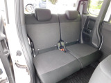 リアシートの画像です!中古車にも純正用品のお取付が可能です!社外の用品もお安くお取付いたします!持ち込みでの取付もご相談ください。