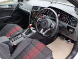 認定中古車保証1年間距離無制限の保証とロードアシスタンスサービスが全車に付帯されています。また、1年間または2年間の延長保証(有償)もご利用いただけます。