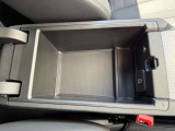 車両の詳細、ご質問につきましては、弊社営業スタッフまでお気軽にご連絡下さいませ。遠方のお客様には実車の詳細画像送信も承ります。お客様からのお問合せをお待ち致しております。