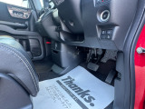 運転席足元の状態もご確認下さい。