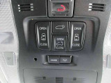 オーバーヘッドコンソール部にあるスイッチで、左右スライドドア・パワーバックドア・ムーンルーフの開閉が自動で行えます♪