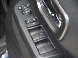 ◆パワーウィンドウスイッチ◆運転席から全席の窓の開閉操作を行うことが出来いつでも換気ができます!
