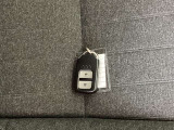 スマートキーが2個付いてきます