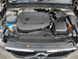 【T4エンジン2.0Lターボ)】燃費と走行性能に優れたターボエンジン。低回転でトルクを発生し、ストップ&ゴーの多い日本に合ったエンジンです。