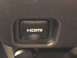 スマホ等と【HDMIケーブル】で接続してナビにスマホの画像を(ミラーリング)表示できます。「YouTube」の動画やゲーム等を楽しむことができます。スマホの機種によりアプリが必要な事があります。