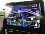 純正ナビを装備。タッチパネル式で使いやすく、お出かけもラクラクです。