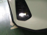 LEDフォグランプ装備しております。雨や霧、夜間の運転でも視界をしっかり確保致します。